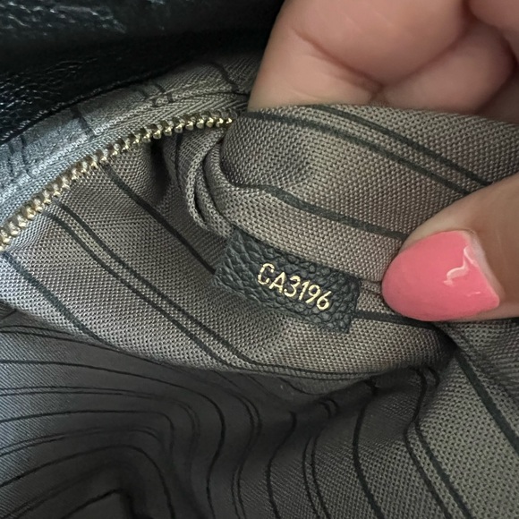 Louis Vuitton ARTSY MM Monogram Empreinte Leather - Picture 9 of 9